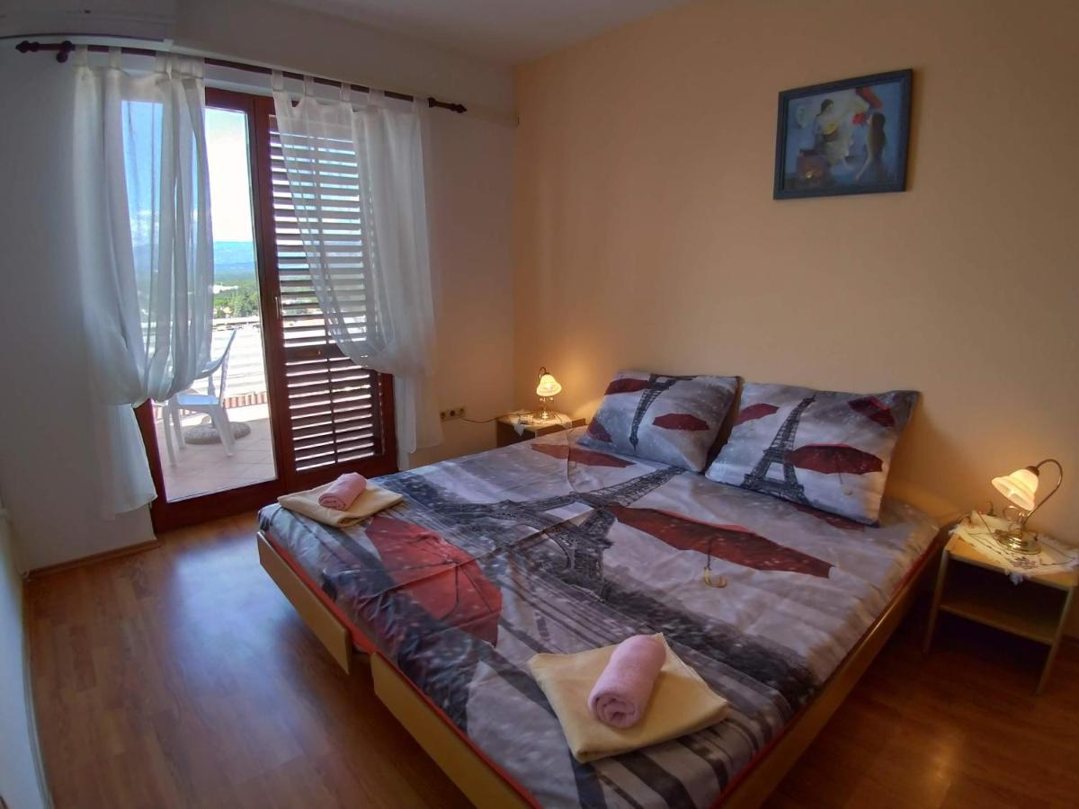 Apartment Njivice 15904B Extérieur photo