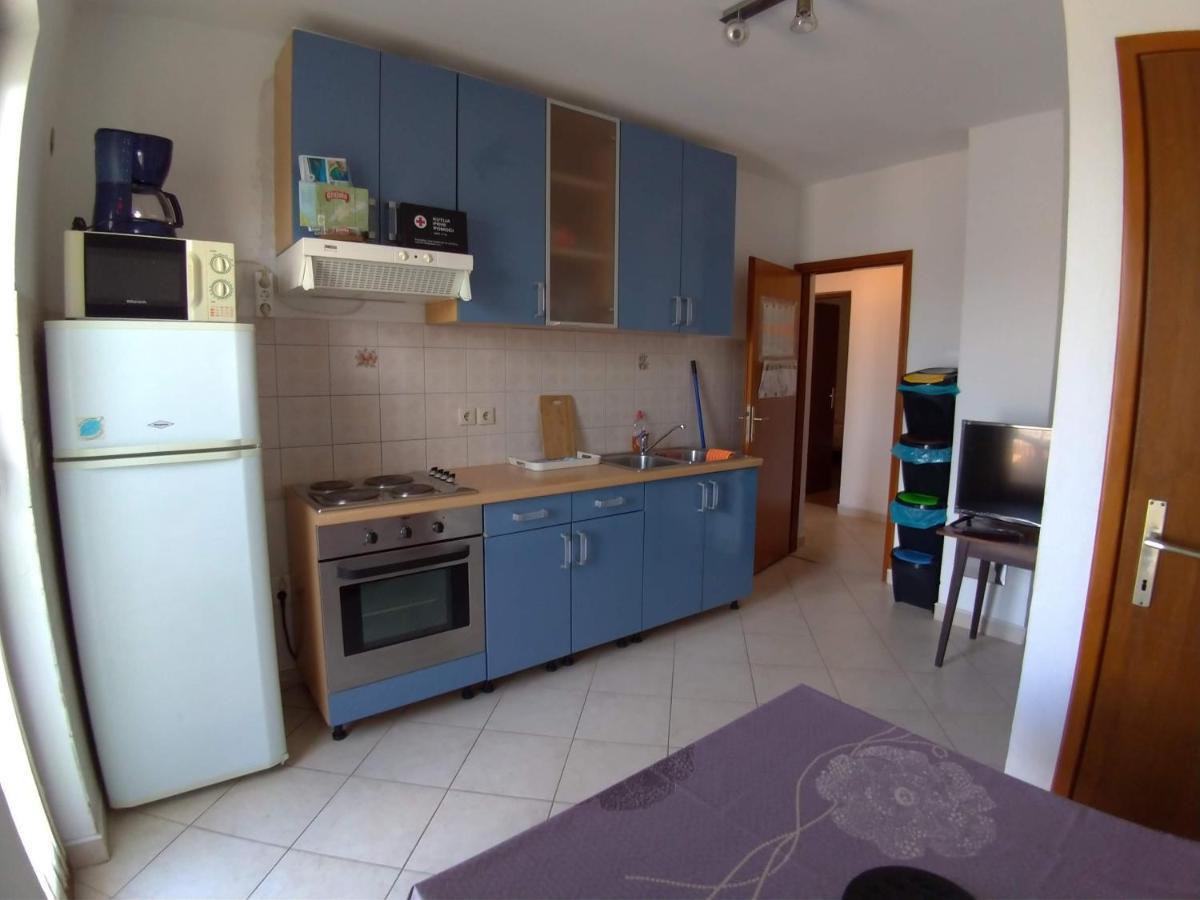 Apartment Njivice 15904B Extérieur photo